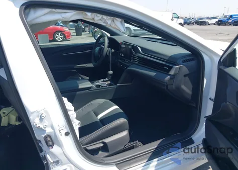 2025 Toyota Camry Se z USA, uszkodzony, nr VIN 4T1DAACK5SU623798